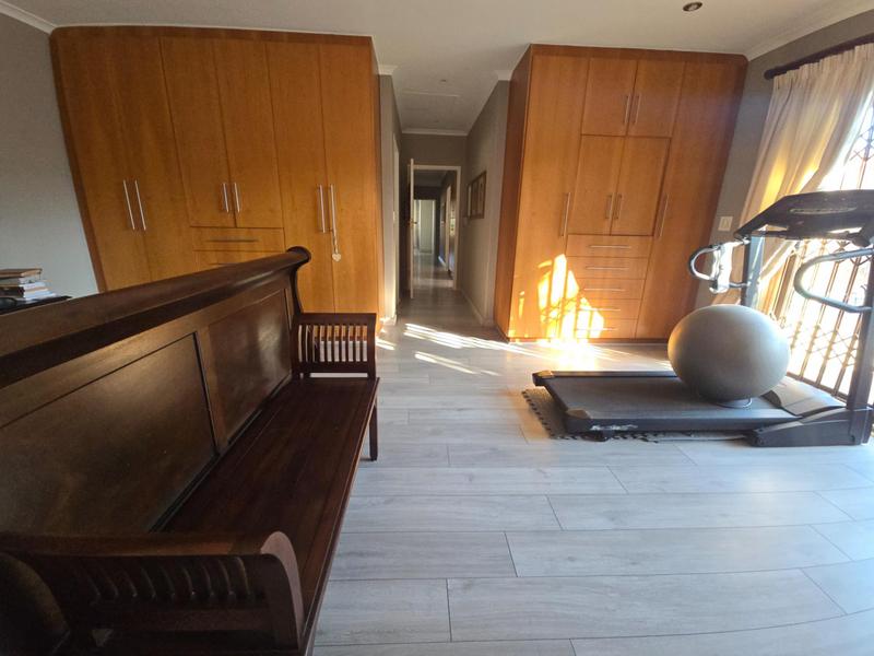 To Let 5 Bedroom Property for Rent in Goedehoop Western Cape